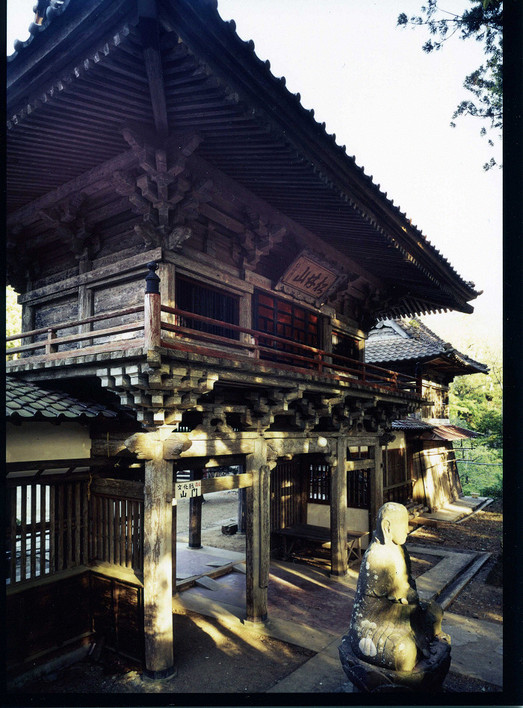 大雄寺の山門・鐘楼（町指定・建造物　志津川田尻畑）