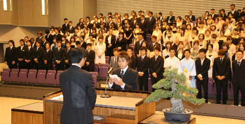 新成人の門出を祝う