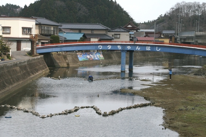 伊里前川の風物詩