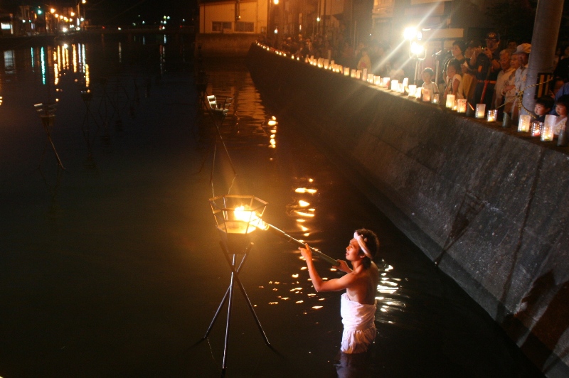 八幡川かがり火祭り
